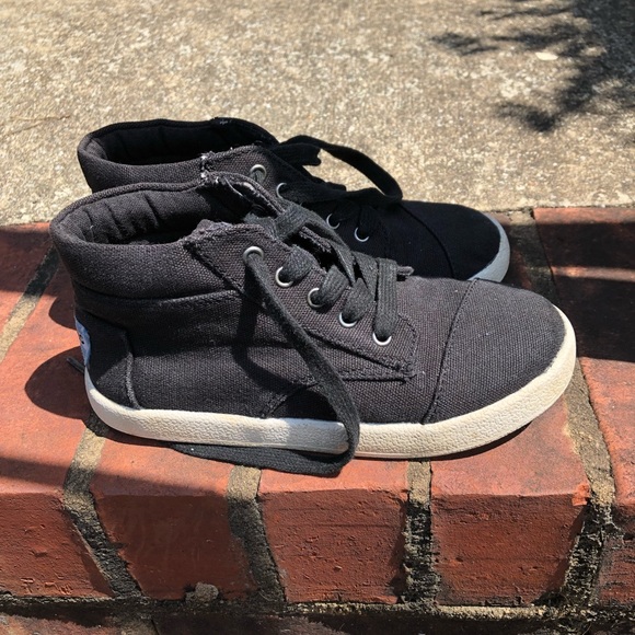 Little boys size 12C TOMS high tops - Picture 2 of 3